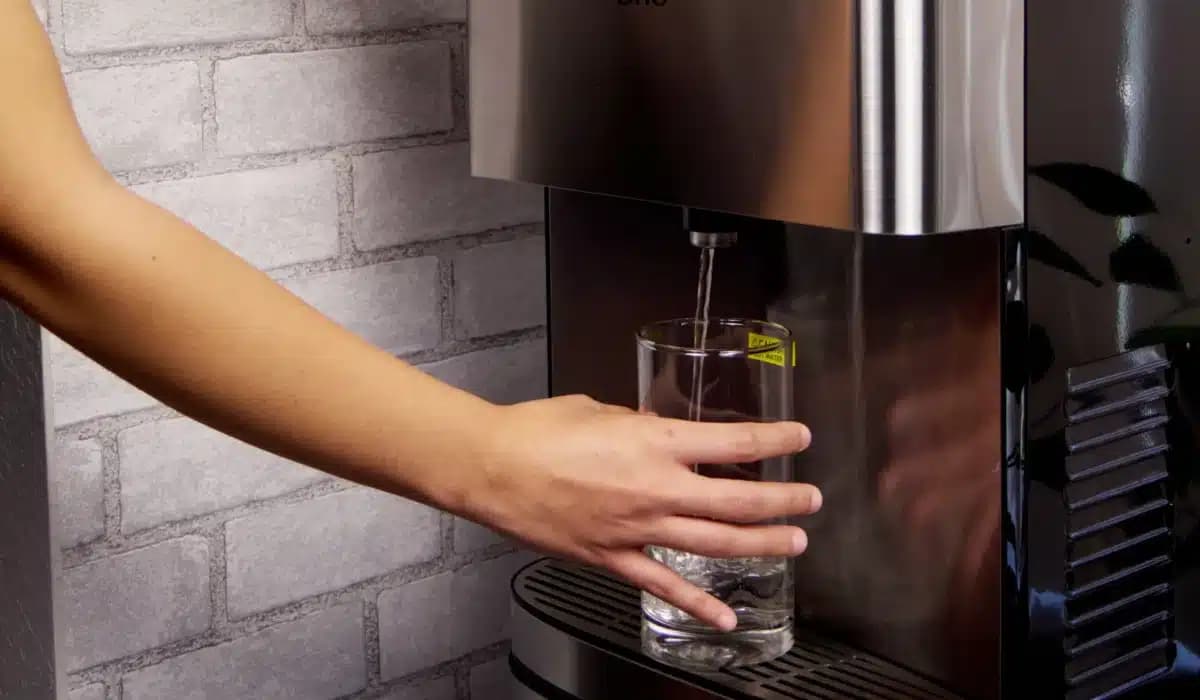 Local Water Delivery in Tampa vs National Brands: What's the Difference?